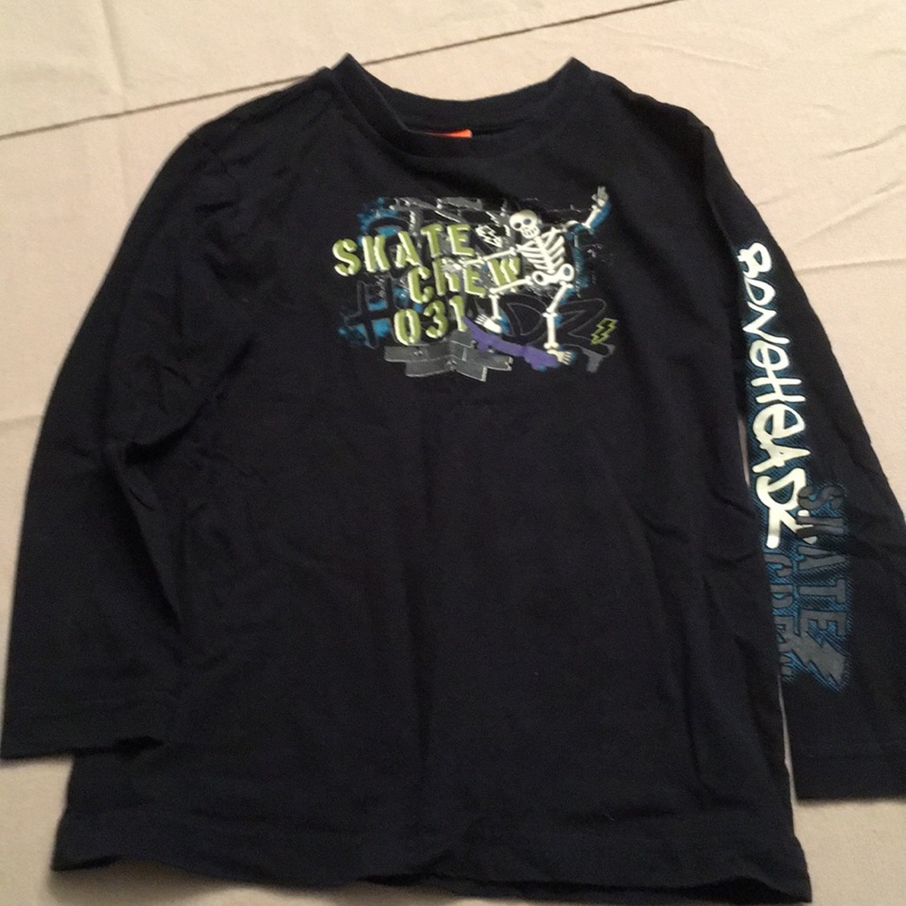 Boys skate tee size can